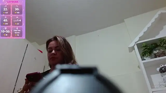 Snapshot of Kristalnoa chatting on 02-17-26, 04:37 Kristalnoa online show from 02-17-26, 04:37