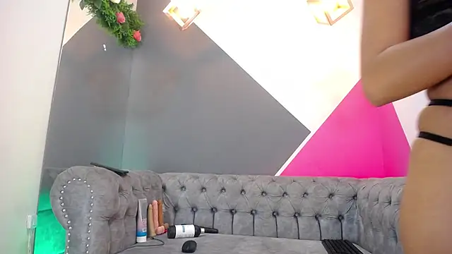 Gigi Scott  online show from 11-04-25, 03:21