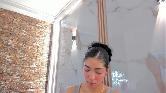 Victoria Dubois  online show from 11-05-25, 12:08