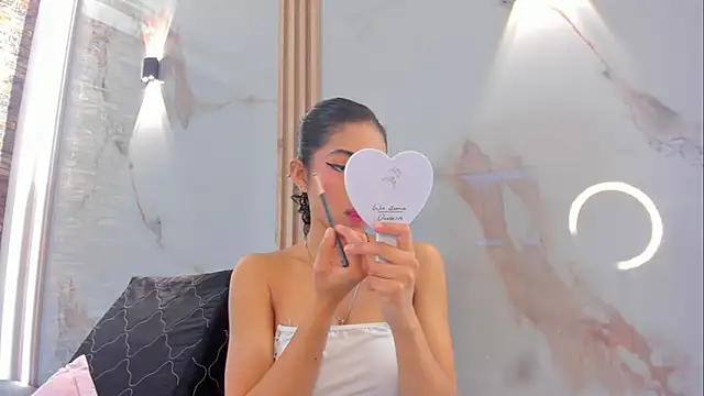 Victoria Dubois  online show from 11-06-25, 12:09