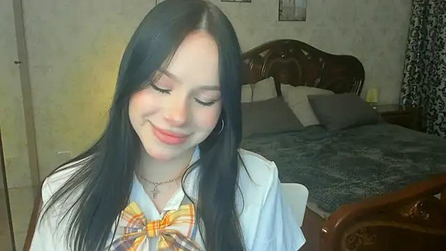 Snapshot of FloraCherry chatting on 11-13-25, 11:36 FloraCherry online show from 11-13-25, 11:36