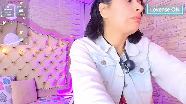 Roxanne Han online show from 12-14-25, 12:11