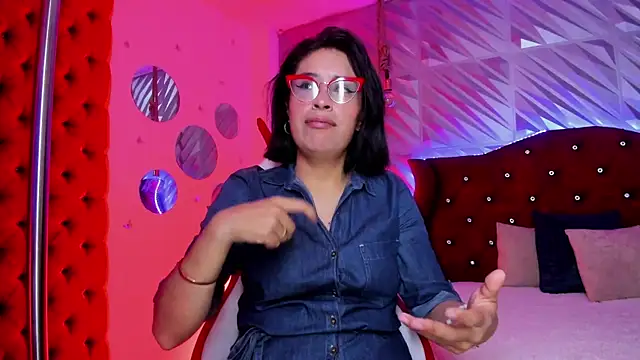 Roxanne Han online show from 05-11-26, 12:17