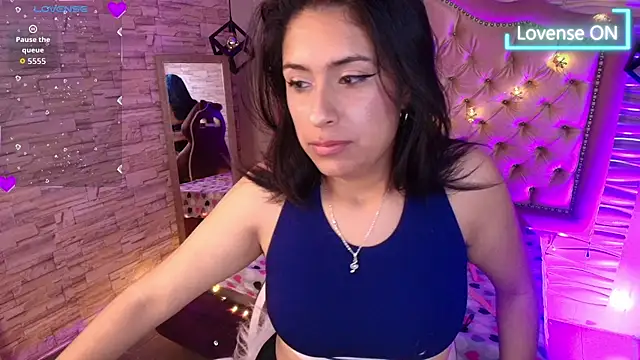 Roxanne Han online show from 11-08-25, 11:47