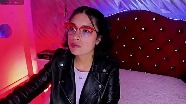 Roxanne Han online show from 04-24-26, 12:07