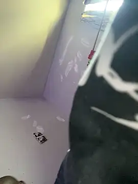 DiabloDicc74 online show from 10-24-25, 03:33