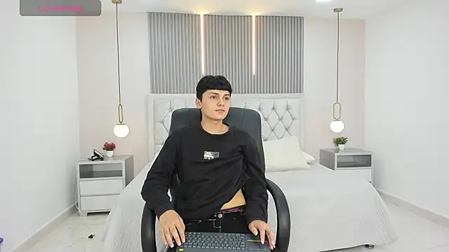 Snapshot of Maxii18_ chatting on 12-05-25, 06:39 Maxii18 online show from 12-05-25, 06:39