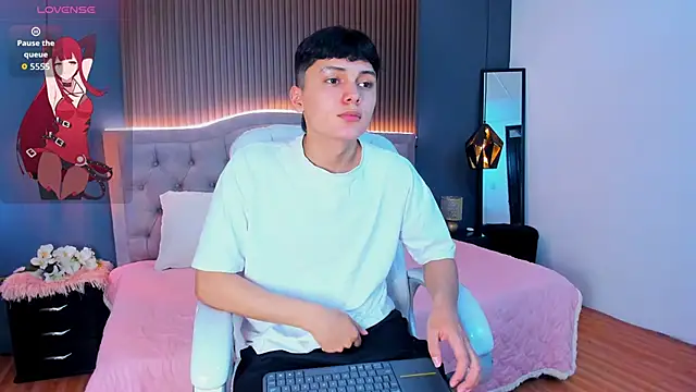 Snapshot of Maxii18_ chatting on 11-01-25, 06:57 Maxii18 online show from 11-01-25, 06:57