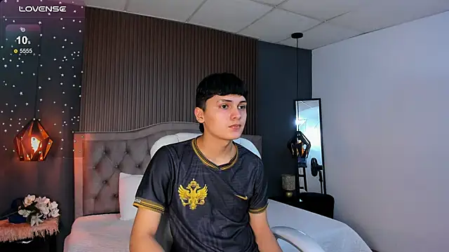 Snapshot of Maxii18_ chatting on 11-10-25, 07:08 Maxii18 online show from 11-10-25, 07:08