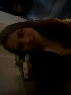 Snapshot of elliepixie chatting on 10-22-25, 07:24 elliepixie online show from 10-22-25, 07:24
