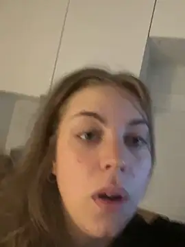 elliepixie online show from 10-27-25, 02:40