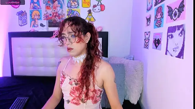 AdelineEsposito online show from 04-12-26, 05:11