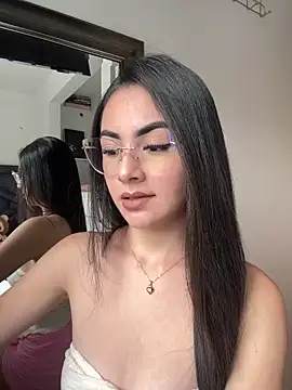 IslaCole online show from 02-02-26, 09:25