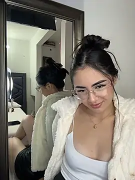 IslaCole online show from 02-18-26, 01:58