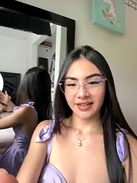 IslaCole online show from 11-07-25, 08:13