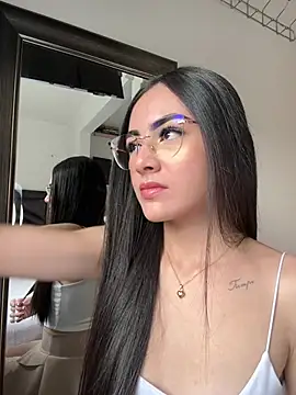 IslaCole online show from 02-10-26, 09:25