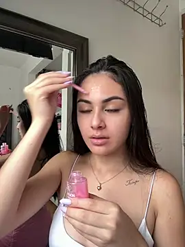 IslaCole online show from 04-06-26, 06:53