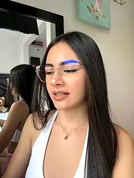 IslaCole online show from 11-21-25, 09:14