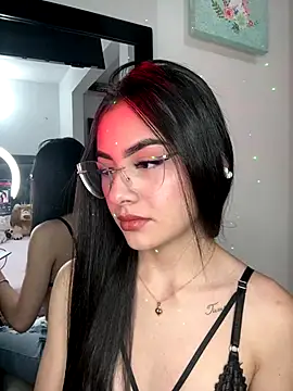 Snapshot of IslaCole chatting on 10-24-25, 12:53 IslaCole online show from 10-24-25, 12:53