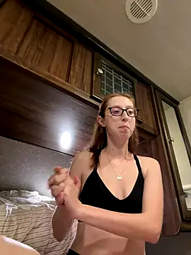 Snapshot of sweet-vixen chatting on 11-08-25, 06:39 sweet-vixen online show from 11-08-25, 06:39