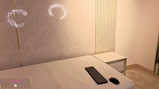 Snapshot of BBWroxy chatting on 10-23-25, 08:40 BBWroxy online show from 10-23-25, 08:40