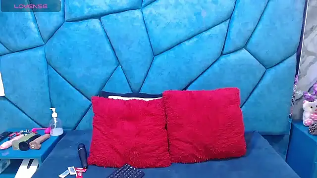 JulietaDiamond online show from 05-01-26, 03:33