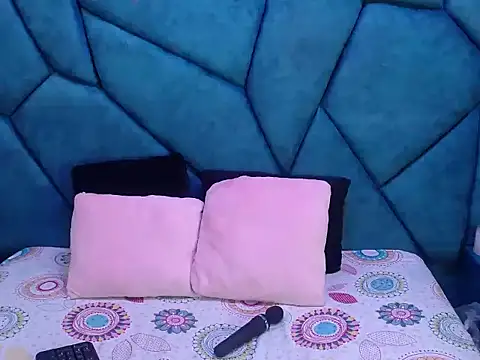 JulietaDiamond online show from 03-25-26, 02:33