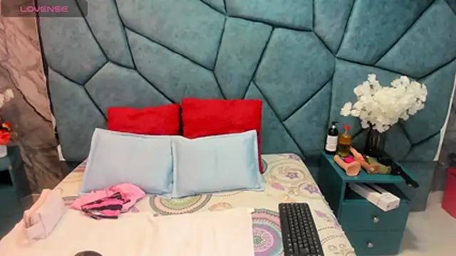 JulietaDiamond online show from 07-08-26, 03:30