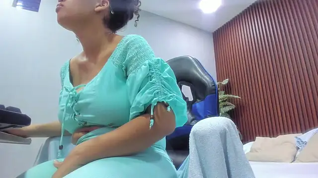 agata18  online show from 04-04-26, 07:31