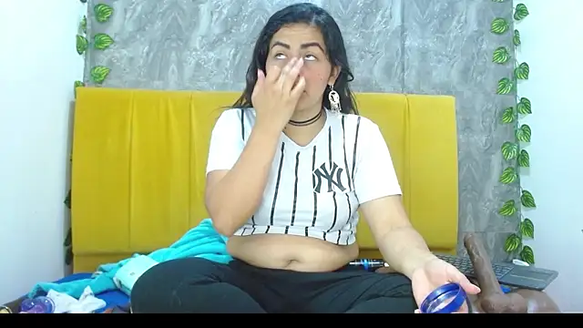 amara leoncm online show from 11-19-25, 03:39