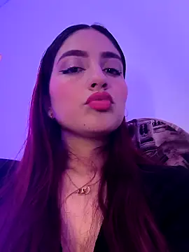 Snapshot of SofiCastro09_ chatting on 11-08-25, 01:53 SofiCastro09 online show from 11-08-25, 01:53