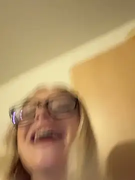 Snapshot of Lilbratofficial chatting on 11-08-25, 07:39 Lilbratofficial online show from 11-08-25, 07:39