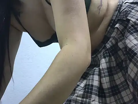 Snapshot of Evanoir_ chatting on 11-05-25, 02:03 Evanoir online show from 11-05-25, 02:03