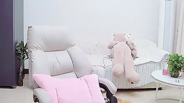 Dinan-y online show from 02-28-26, 03:17