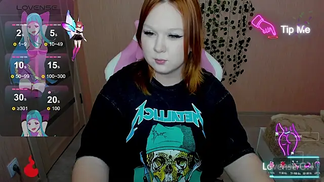 Snapshot of Lovly_Vixen chatting on 10-28-25, 05:12 Lovly Vixen online show from 10-28-25, 05:12