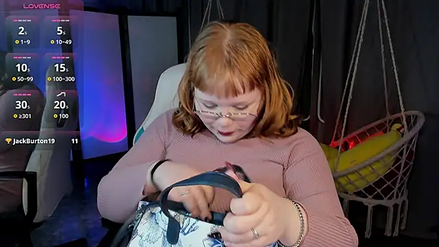 LottieReed online show from 11-29-25, 04:51