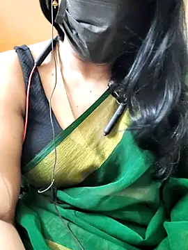 Snapshot of tamilammu1431 chatting on 07-12-26, 05:03 tamilammu1431 online show from 07-12-26, 05:03
