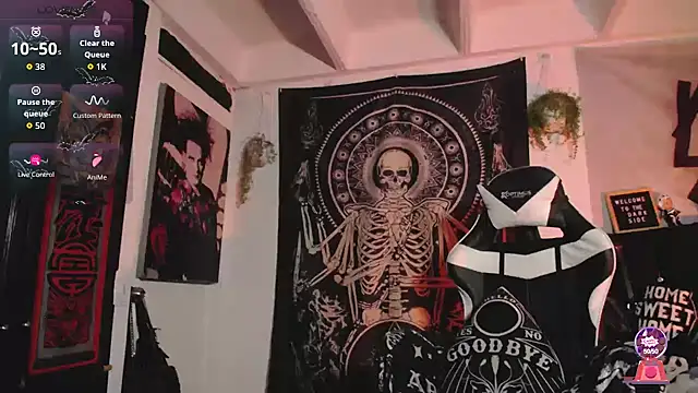 Dalia Vorhees online show from 10-30-25, 01:04