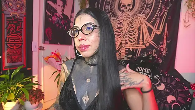 Dalia Vorhees online show from 06-10-26, 01:40
