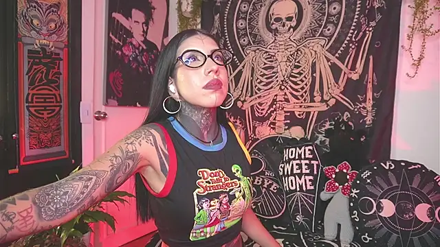 Dalia Vorhees online show from 05-11-26, 01:29