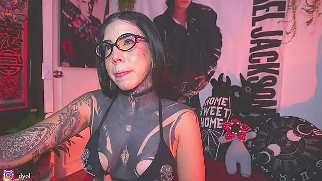 Dalia Vorhees online show from 04-18-26, 01:08