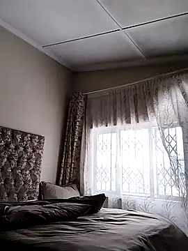 Snapshot of IndianLara chatting on 11-14-25, 10:41 IndianLara online show from 11-14-25, 10:41