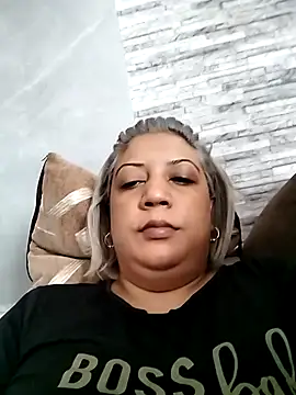 Snapshot of IndianLara chatting on 11-25-25, 04:35 IndianLara online show from 11-25-25, 04:35