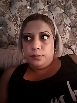 Snapshot of IndianLara chatting on 03-16-26, 02:32 IndianLara online show from 03-16-26, 02:32