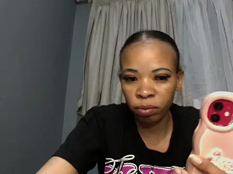 CandySlender18 online show from 10-29-25, 05:12