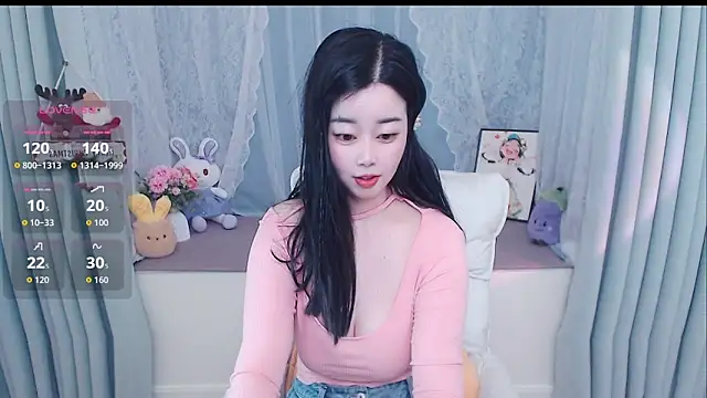 Snapshot of Xiaodie-baby chatting on 05-07-26, 02:49 Xiaodie-baby online show from 05-07-26, 02:49