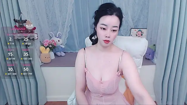 Snapshot of Xiaodie-baby chatting on 05-27-26, 03:36 Xiaodie-baby online show from 05-27-26, 03:36