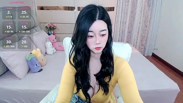 Xiaodie-baby online show from 12-16-25, 03:22