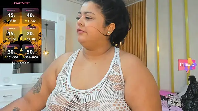 Hanna curvy  online show from 10-26-25, 10:48