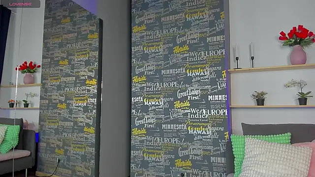 DemmiLove online show from 11-25-25, 08:42